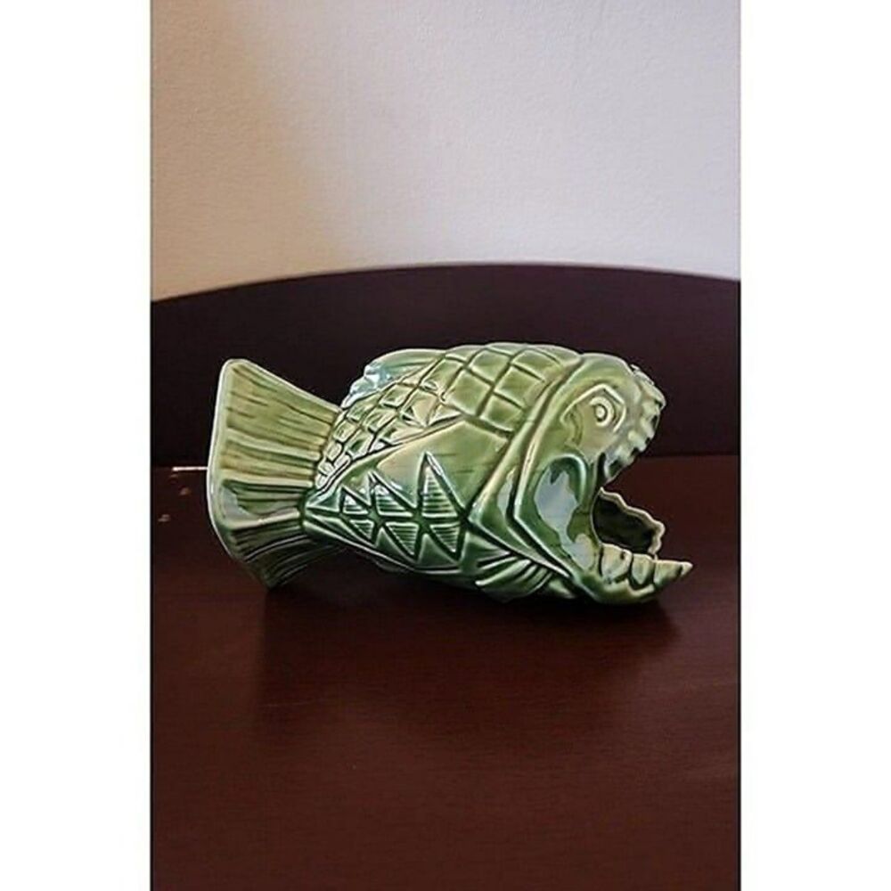Disney's Trader Sam's Enchanted Tiki Bar 1st Edition Green Piranha Mug - Picture 3 of 9